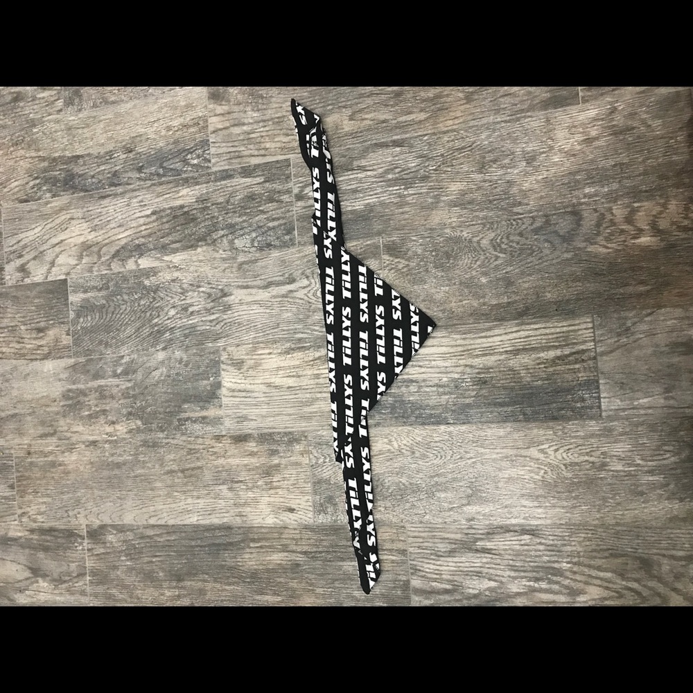 This is a Tilly’s bandana